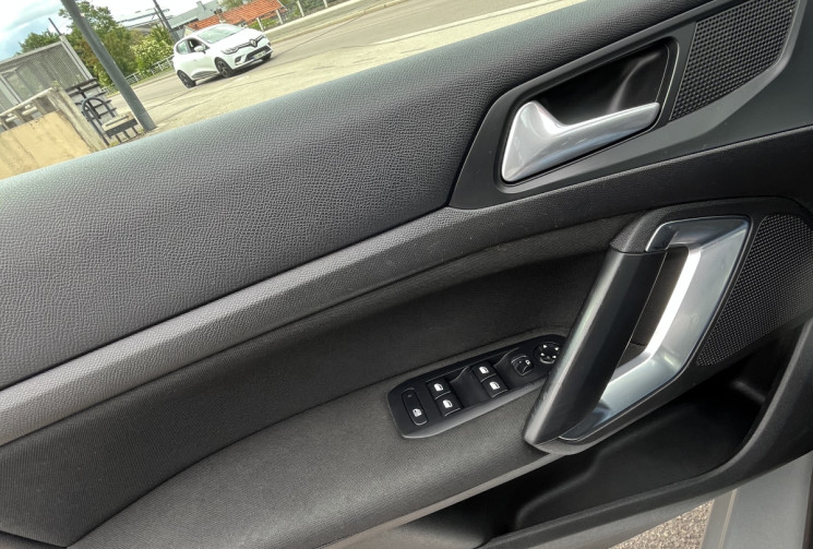 Peugeot 308 1.6 BLUE HDI 