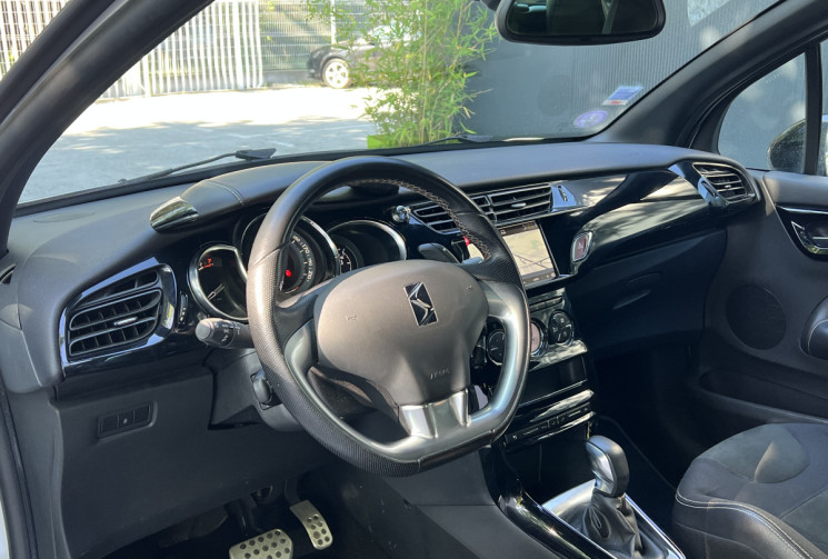 DS DS 3 1.2 110 EAT6 Performance Line / Distribution OK / Caméra / Carplay / LED