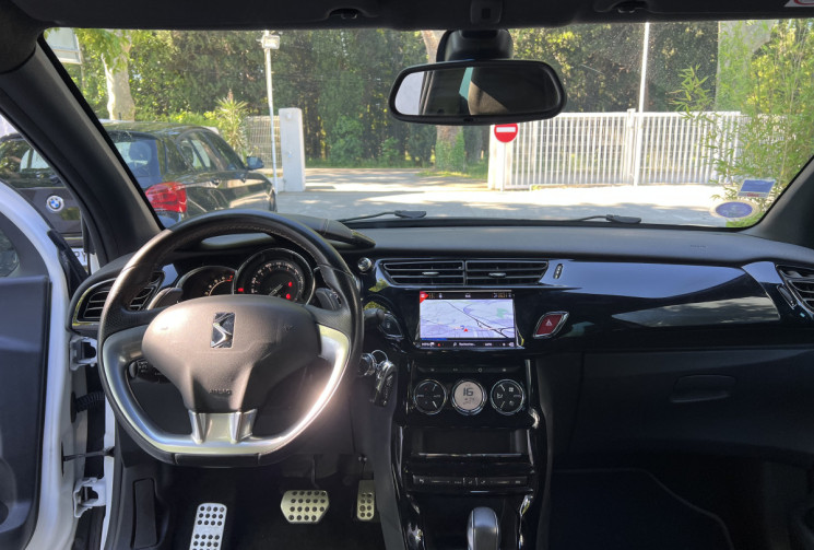 DS DS 3 1.2 110 EAT6 Performance Line / Distribution OK / Caméra / Carplay / LED