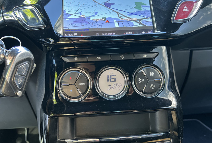 DS DS 3 1.2 110 EAT6 Performance Line / Distribution OK / Caméra / Carplay / LED