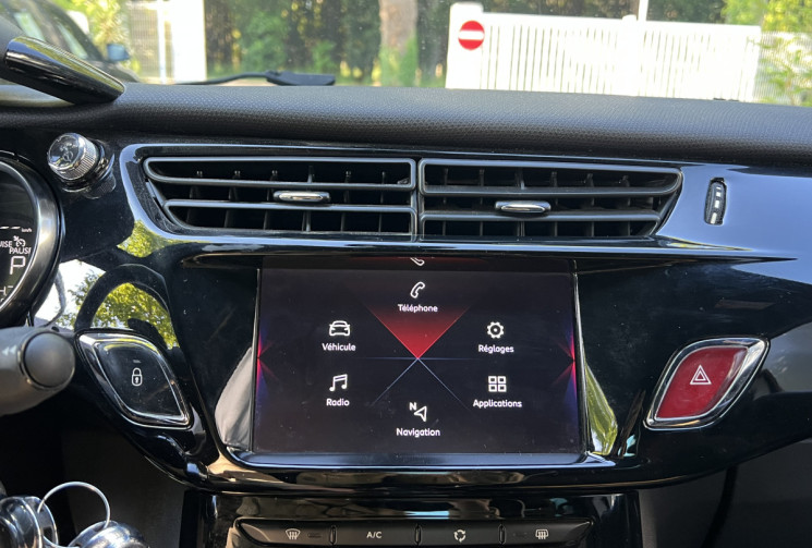 DS DS 3 1.2 110 EAT6 Performance Line / Distribution OK / Caméra / Carplay / LED