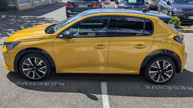 Peugeot 208 GT-Line II (P21) 5 Portes 1.2 PureTech 12V EAT8 / DISTRIB OK / ENTRETIEN OK
