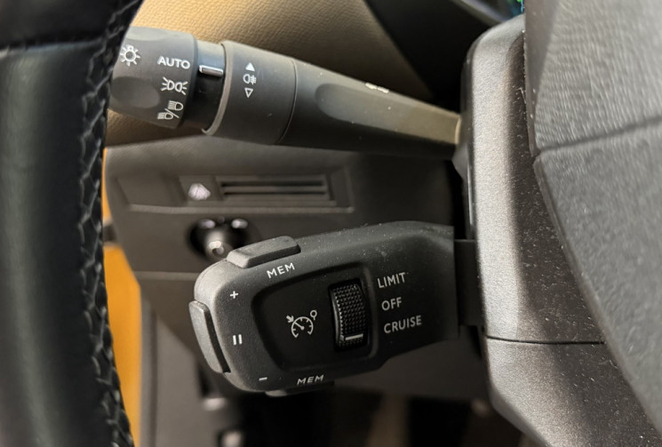 DS DS 3 E-Tense 136 So Chic - Carplay / caméra