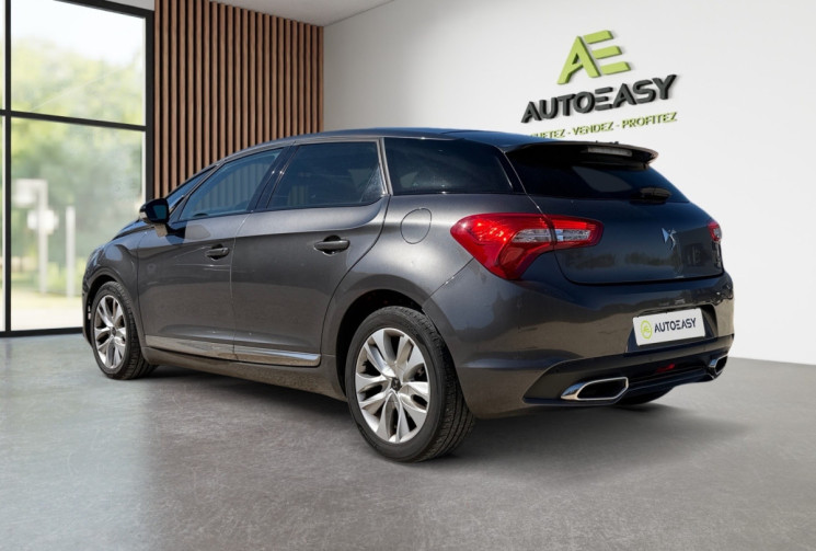 DS DS5 2.0 BLUEHDI EAT6 SO CHIC / SUIVI A JOUR / CARPLAY / TOIT PANO