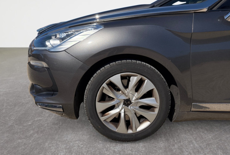 DS DS5 2.0 BLUEHDI EAT6 SO CHIC / SUIVI A JOUR / CARPLAY / TOIT PANO