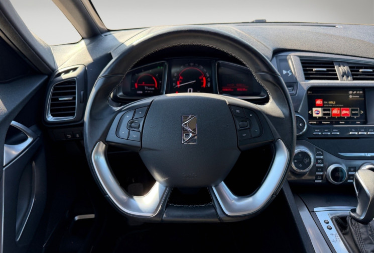 DS DS5 2.0 BLUEHDI EAT6 SO CHIC / SUIVI A JOUR / CARPLAY / TOIT PANO