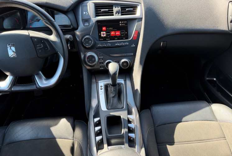 DS DS5 2.0 BLUEHDI EAT6 SO CHIC / SUIVI A JOUR / CARPLAY / TOIT PANO