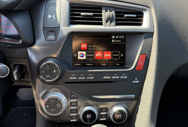 DS DS5 2.0 BLUEHDI EAT6 SO CHIC / SUIVI A JOUR / CARPLAY / TOIT PANO