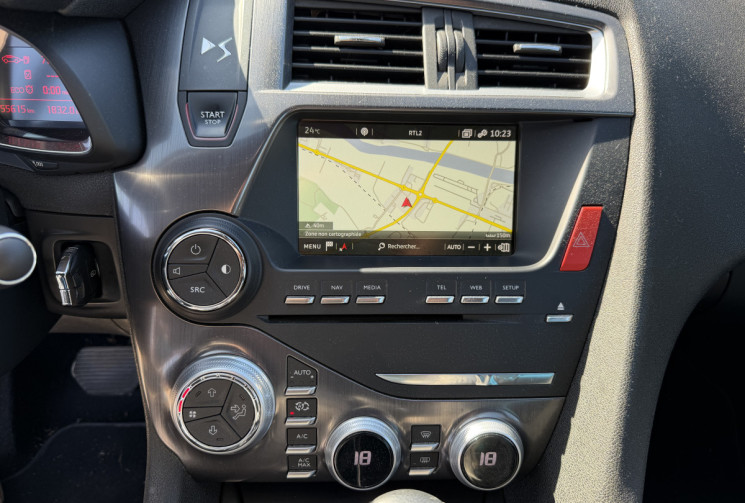 DS DS5 2.0 BLUEHDI EAT6 SO CHIC / SUIVI A JOUR / CARPLAY / TOIT PANO