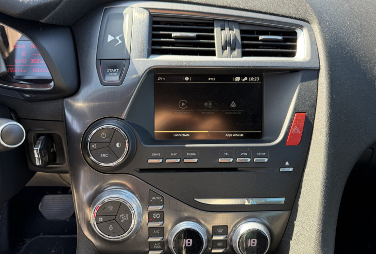 DS DS5 2.0 BLUEHDI EAT6 SO CHIC / SUIVI A JOUR / CARPLAY / TOIT PANO
