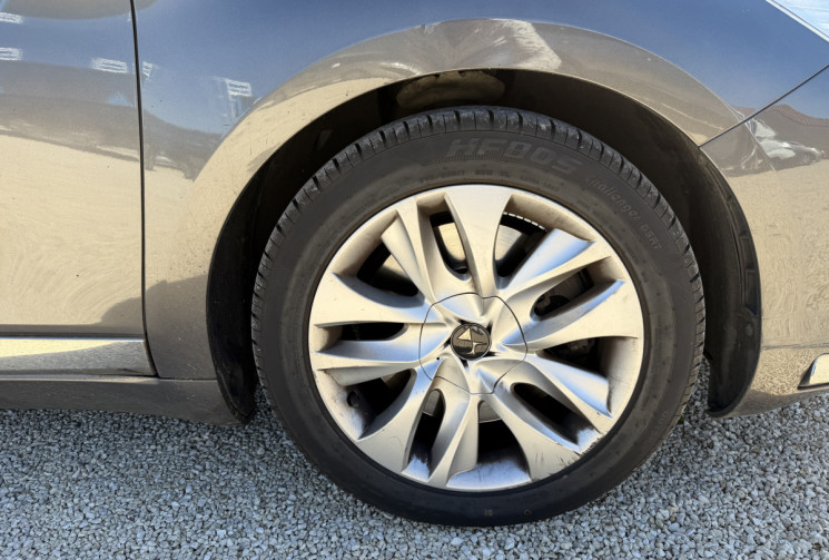 DS DS5 2.0 BLUEHDI EAT6 SO CHIC / SUIVI A JOUR / CARPLAY / TOIT PANO