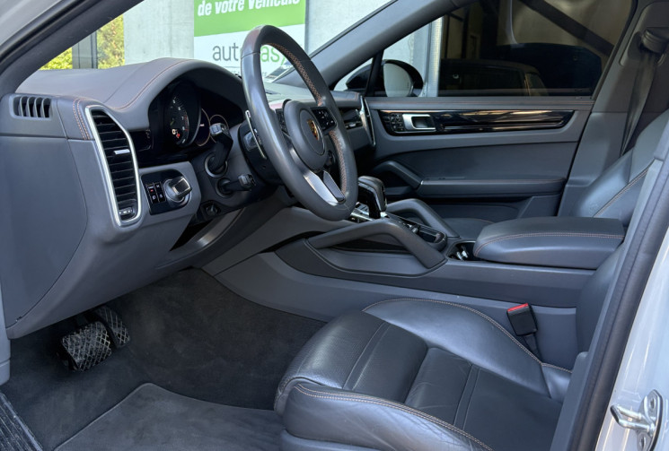 Porsche CAYENNE COUPE E-Hybrid V6 462cv /Bose/ Toit Pano/Camera/Attelage/DVD/Français/1e main