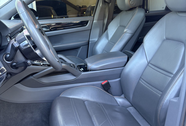 Porsche CAYENNE COUPE E-Hybrid V6 462cv /Bose/ Toit Pano/Camera/Attelage/DVD/Français/1e main
