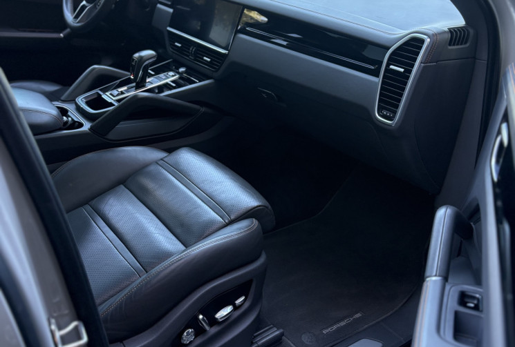 Porsche CAYENNE COUPE E-Hybrid V6 462cv /Bose/ Toit Pano/Camera/Attelage/DVD/Français/1e main