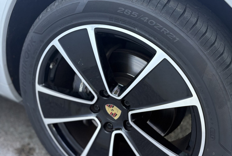 Porsche CAYENNE COUPE E-Hybrid V6 462cv /Bose/ Toit Pano/Camera/Attelage/DVD/Français/1e main