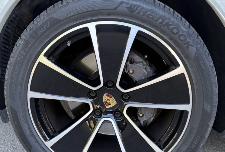 Porsche CAYENNE COUPE E-Hybrid V6 462cv /Bose/ Toit Pano/Camera/Attelage/DVD/Français/1e main