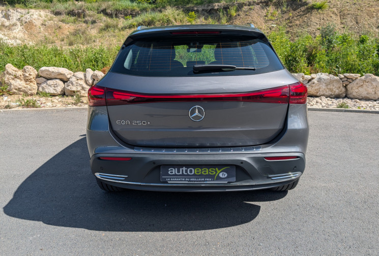 Mercedes EQA 250+ 190 cv edition / attelage / Gar const 02/2027