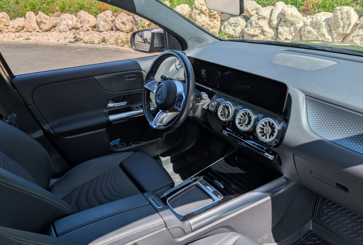 Mercedes EQA 250+ 190 cv edition / attelage / Gar const 02/2027
