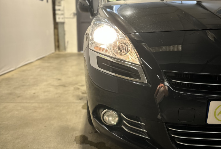 Peugeot 5008 1.6 HDI 110 ch 7 places