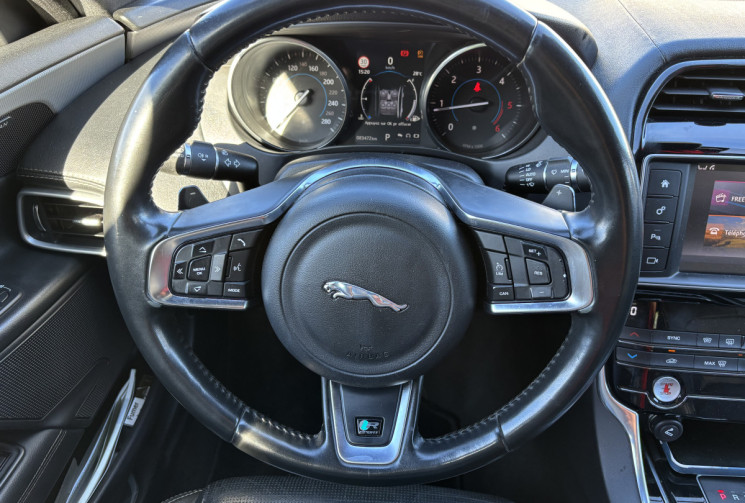 Jaguar XE 2.0 180 R-SPORT Boite auto
