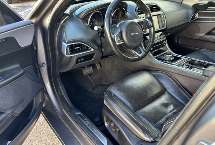 Jaguar XE 2.0 180 R-SPORT Boite auto