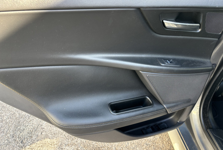 Jaguar XE 2.0 180 R-SPORT Boite auto