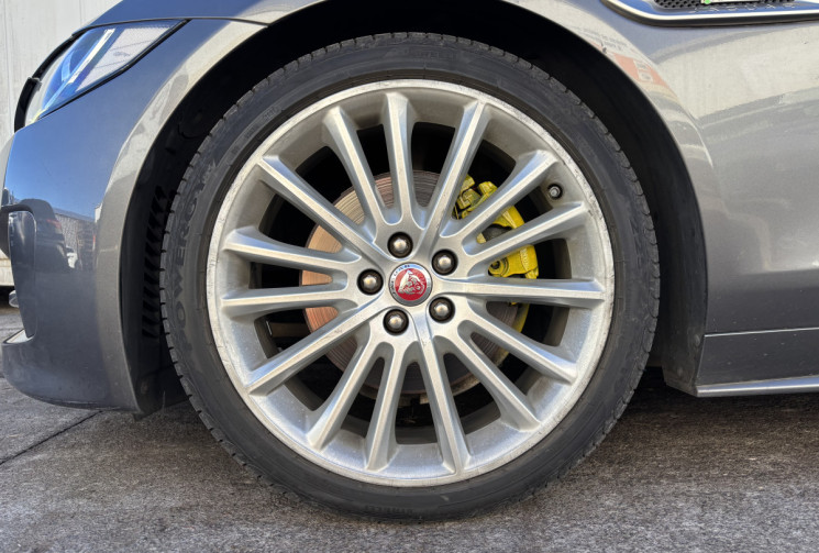 Jaguar XE 2.0 180 R-SPORT Boite auto