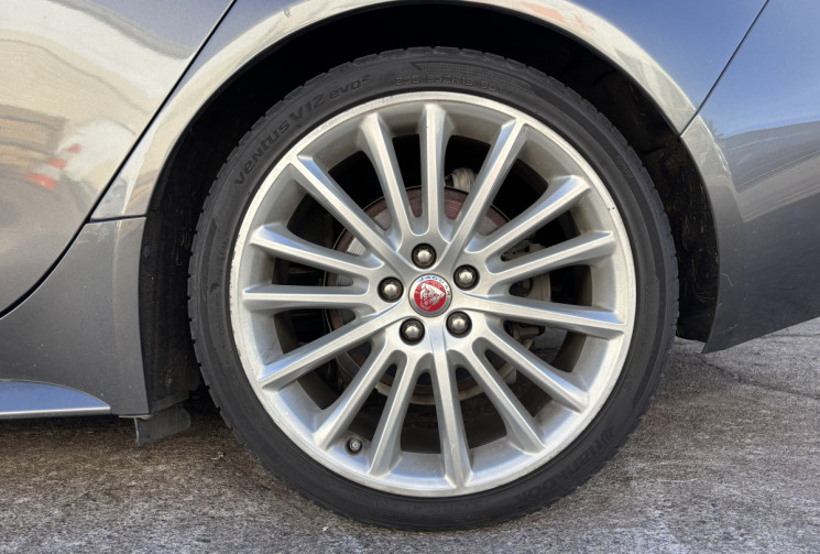 Jaguar XE 2.0 180 R-SPORT Boite auto