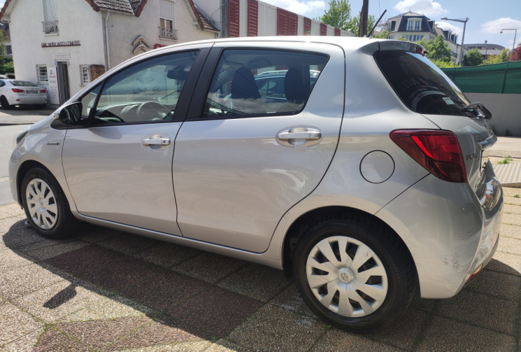 Toyota Yaris 3 Phase 2 / 1.5 VVTi 100h E-CVT 