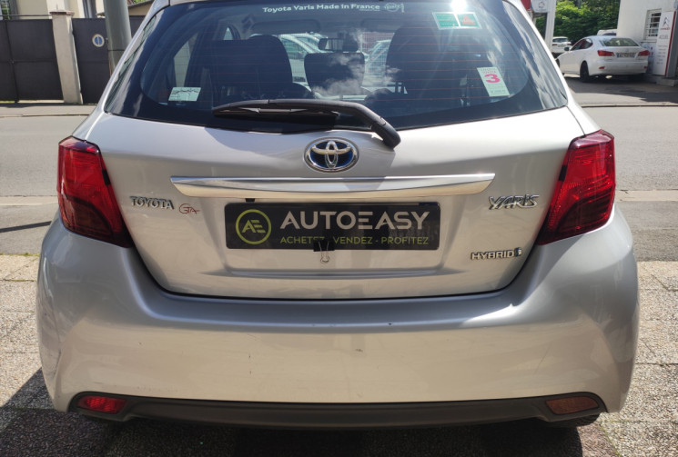 Toyota Yaris 3 Phase 2 / 1.5 VVTi 100h E-CVT 
