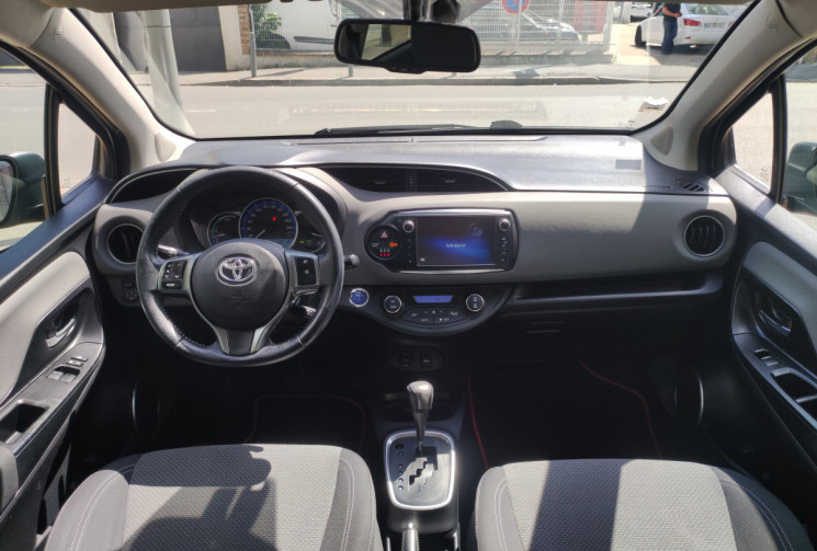 Toyota Yaris 3 Phase 2 / 1.5 VVTi 100h E-CVT 