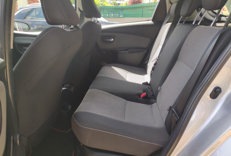 Toyota Yaris 3 Phase 2 / 1.5 VVTi 100h E-CVT 