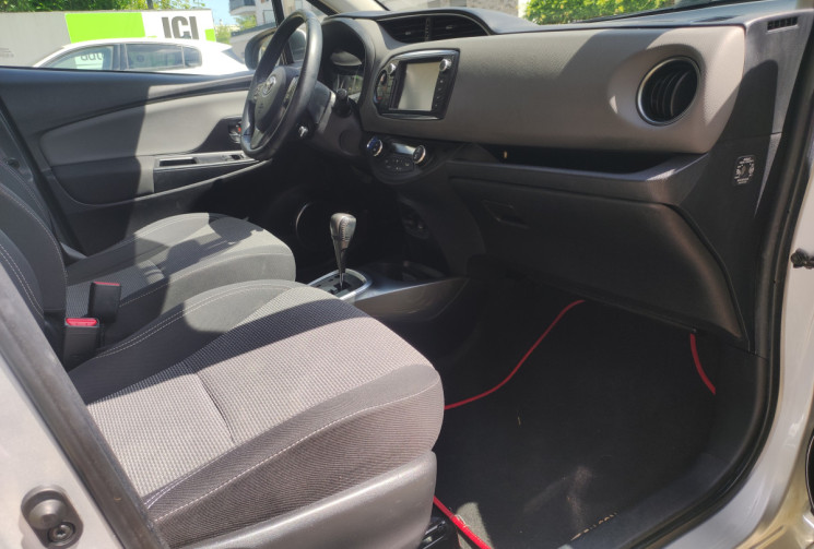 Toyota Yaris 3 Phase 2 / 1.5 VVTi 100h E-CVT 