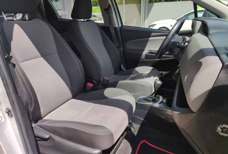 Toyota Yaris 3 Phase 2 / 1.5 VVTi 100h E-CVT 
