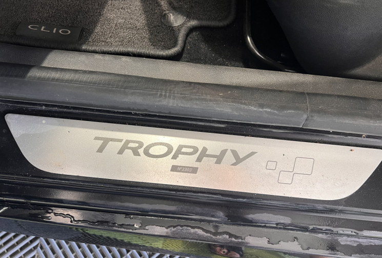 Renault Clio RS TROPHY 1.6 220 CH EDC6