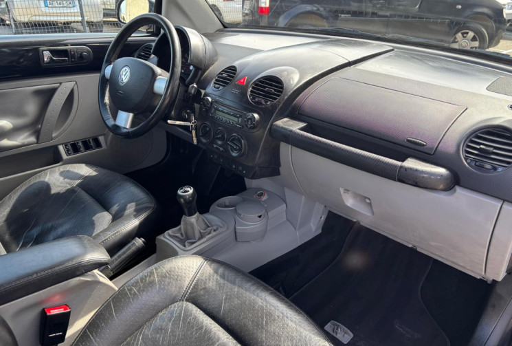 Volkswagen New Beetle CABRIOLET 2.0 116 CV CARAT