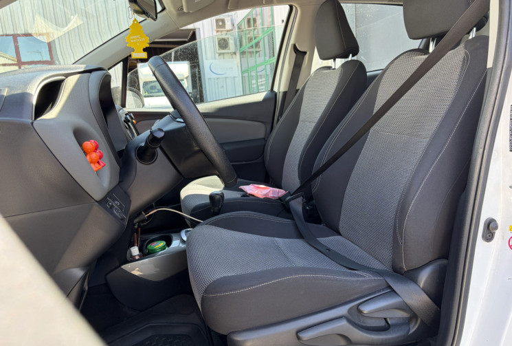 Toyota Yaris 1.5 vvti 100h 75 ch hybrid full-hybrid attitude bva/ camera de recul