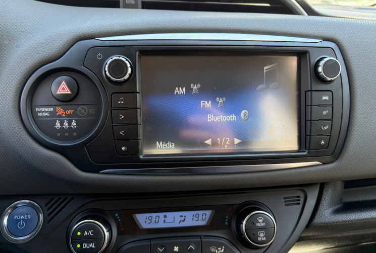Toyota Yaris 1.5 vvti 100h 75 ch hybrid full-hybrid attitude bva/ camera de recul
