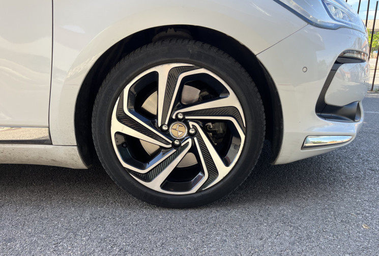 DS DS5 2.0 Hybrid HDI 200cv 4x4 ETG6 Édition limitée « 60 Citroen 1955 »