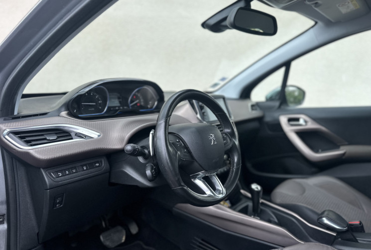 Peugeot 2008 1.2 VTI 82 CH  BOITE AUTOMATIQUE ALLURE