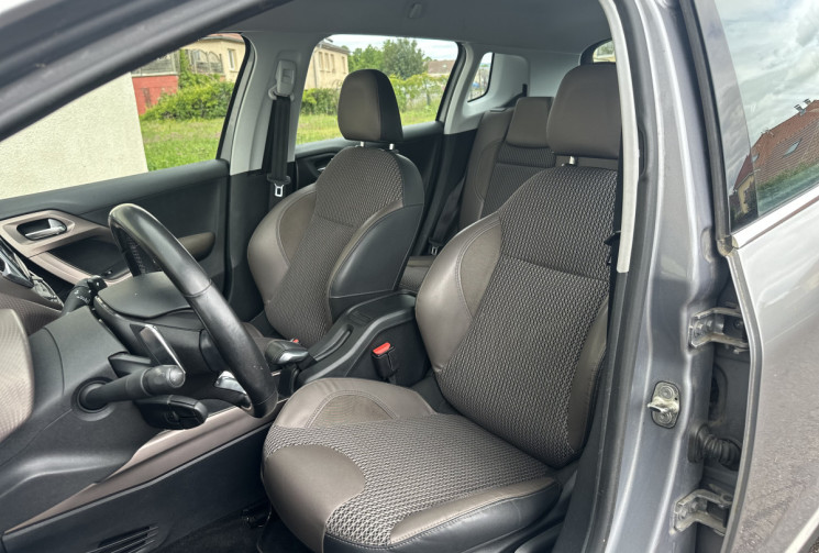 Peugeot 2008 1.2 VTI 82 CH  BOITE AUTOMATIQUE ALLURE