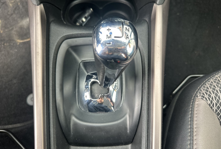 Peugeot 2008 1.2 VTI 82 CH  BOITE AUTOMATIQUE ALLURE