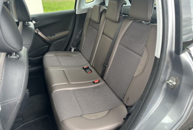 Peugeot 2008 1.2 VTI 82 CH  BOITE AUTOMATIQUE ALLURE