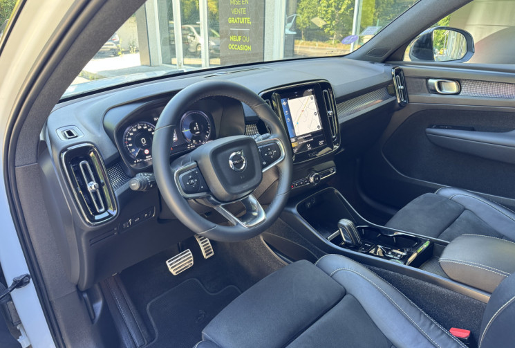 Volvo XC40 R-Design T5 Recharge 180 + 82ch DCT7 / Camera 360° / Carplay / Entretien complet