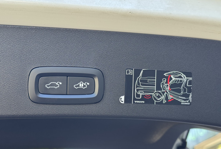 Volvo XC40 R-Design T5 Recharge 180 + 82ch DCT7 / Camera 360° / Carplay / Entretien complet