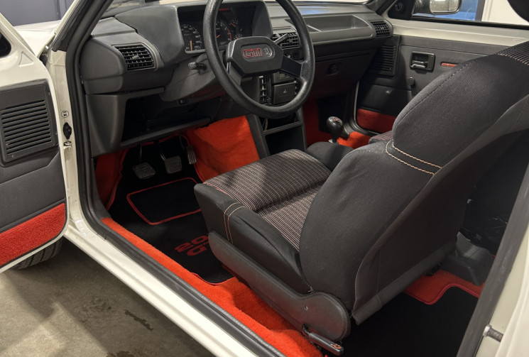 Peugeot 205 GTI 1.6 105 ch BVM5 ENTIEREMENT RESTAUREE