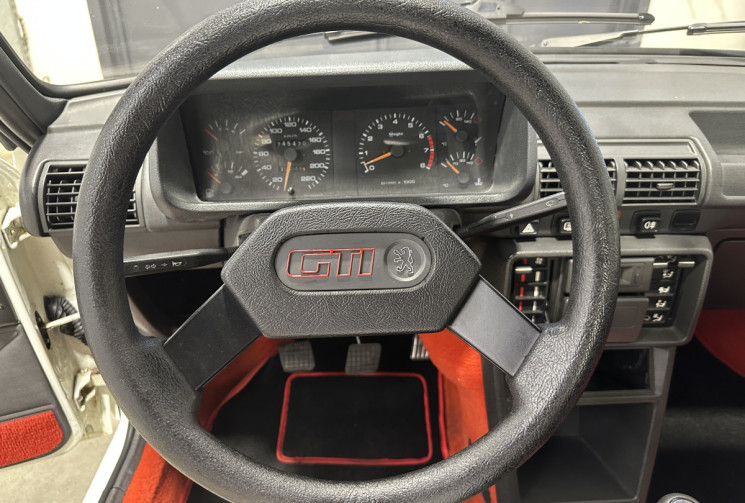 Peugeot 205 GTI 1.6 105 ch BVM5 ENTIEREMENT RESTAUREE