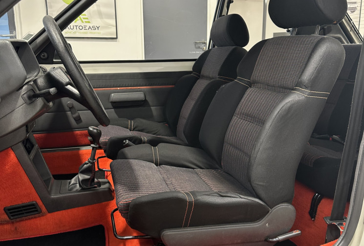 Peugeot 205 GTI 1.6 105 ch BVM5 ENTIEREMENT RESTAUREE