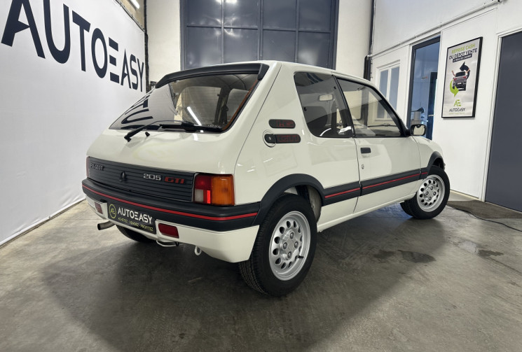 Peugeot 205 GTI 1.6 105 ch BVM5 ENTIEREMENT RESTAUREE