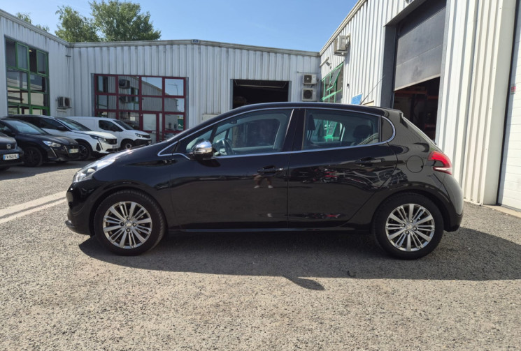 Peugeot 208 1L2 110CV * BOITE AUTOMATIQUE * NOUVELLE DISTRIBUTION * 